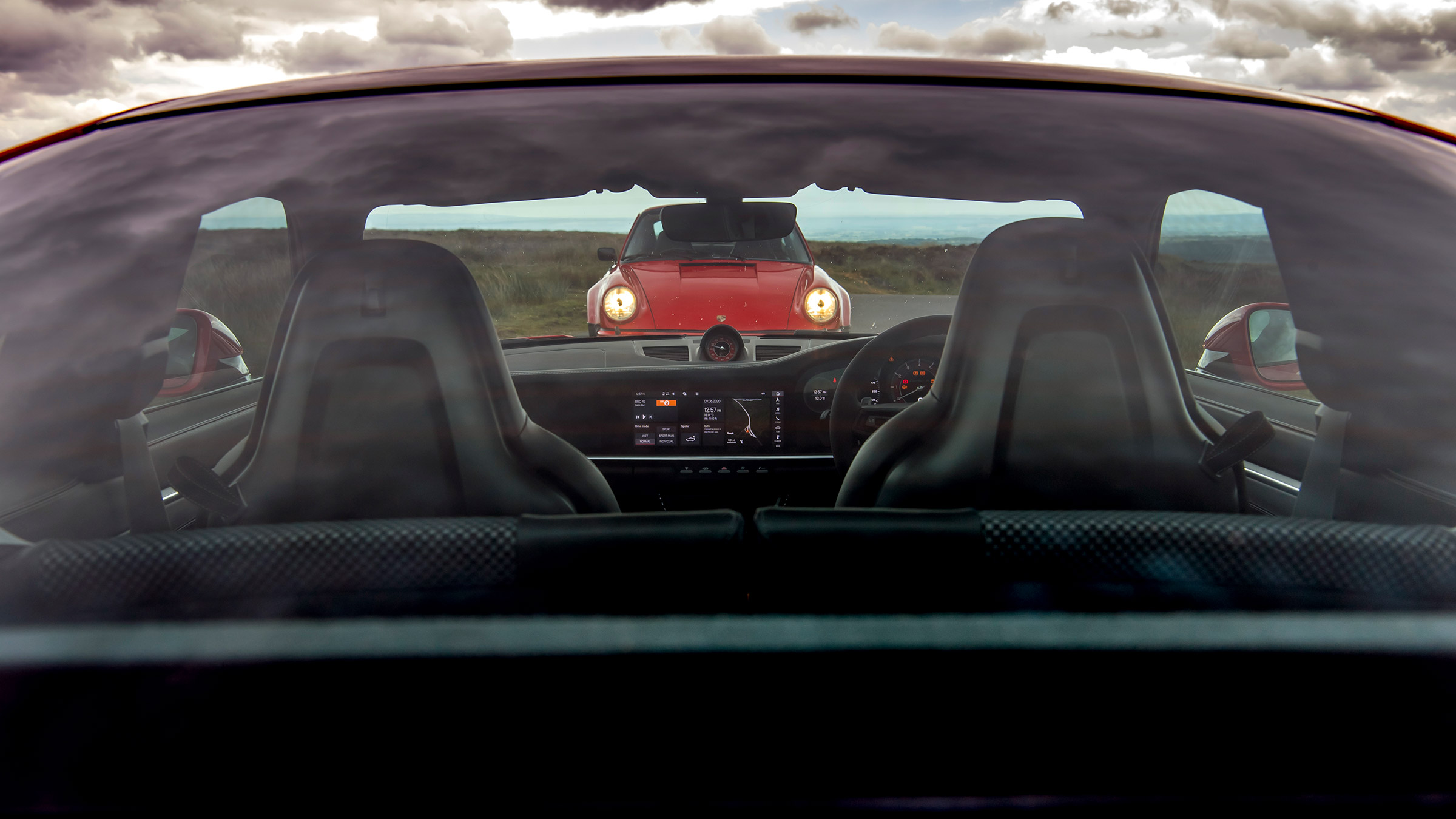 911 Turbos feature – cabin