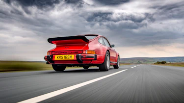 911 Turbos feature – 930 rear tracking