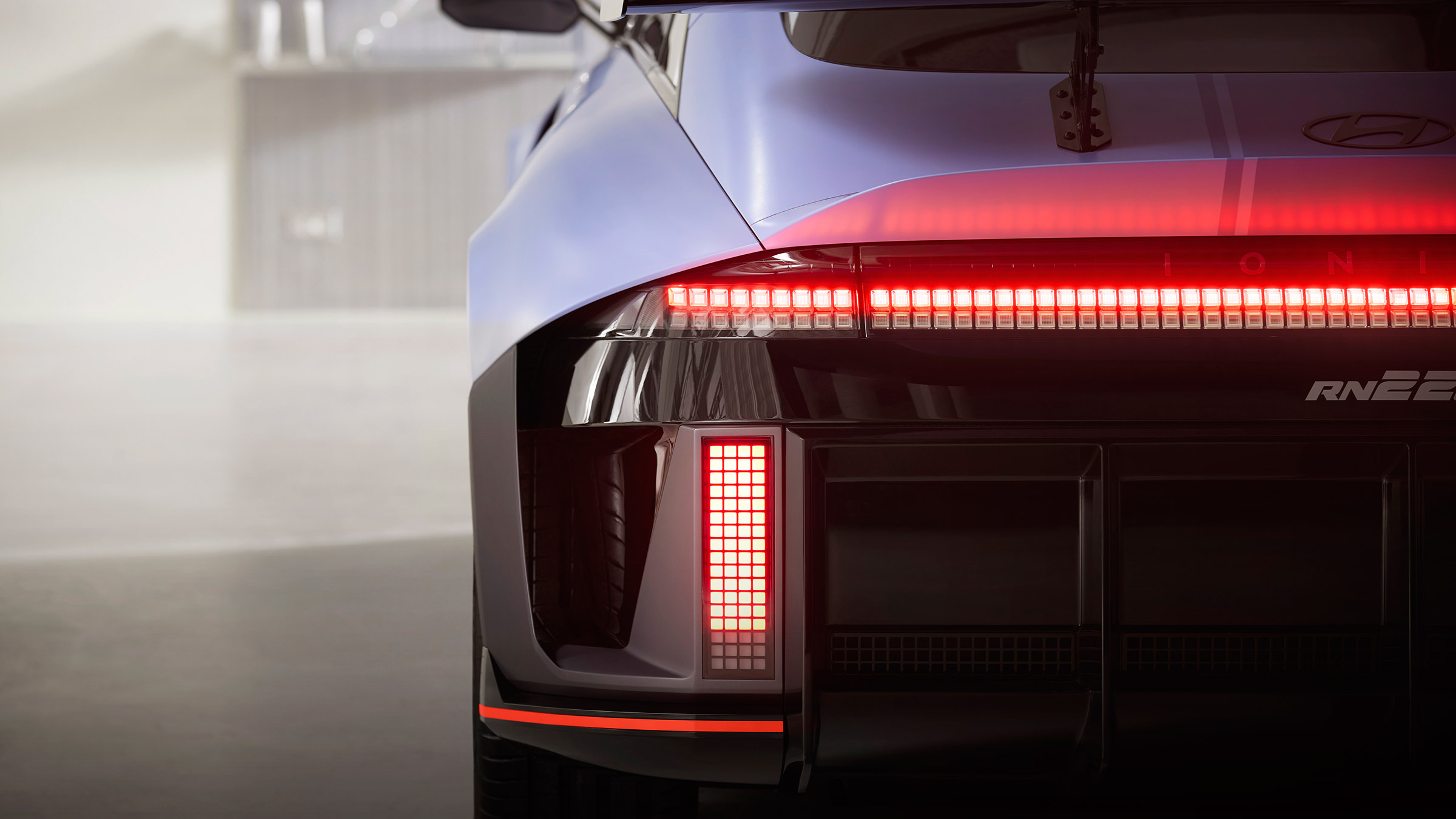 Hyundai RN22e – back lights