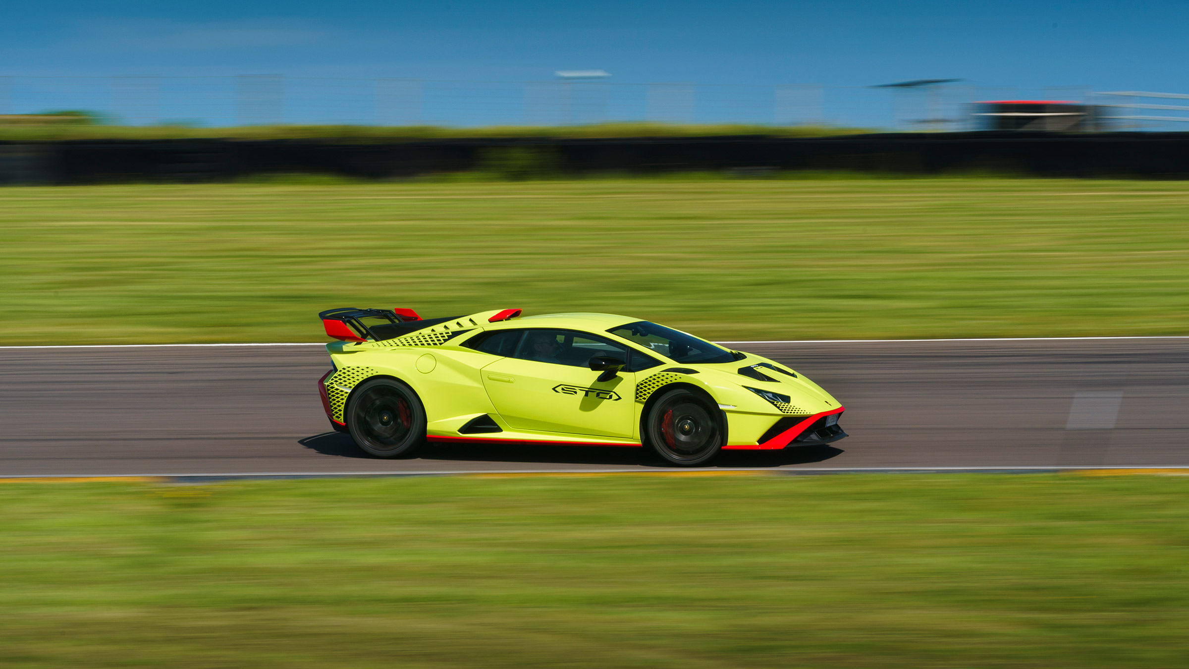 Lambo STO – pan