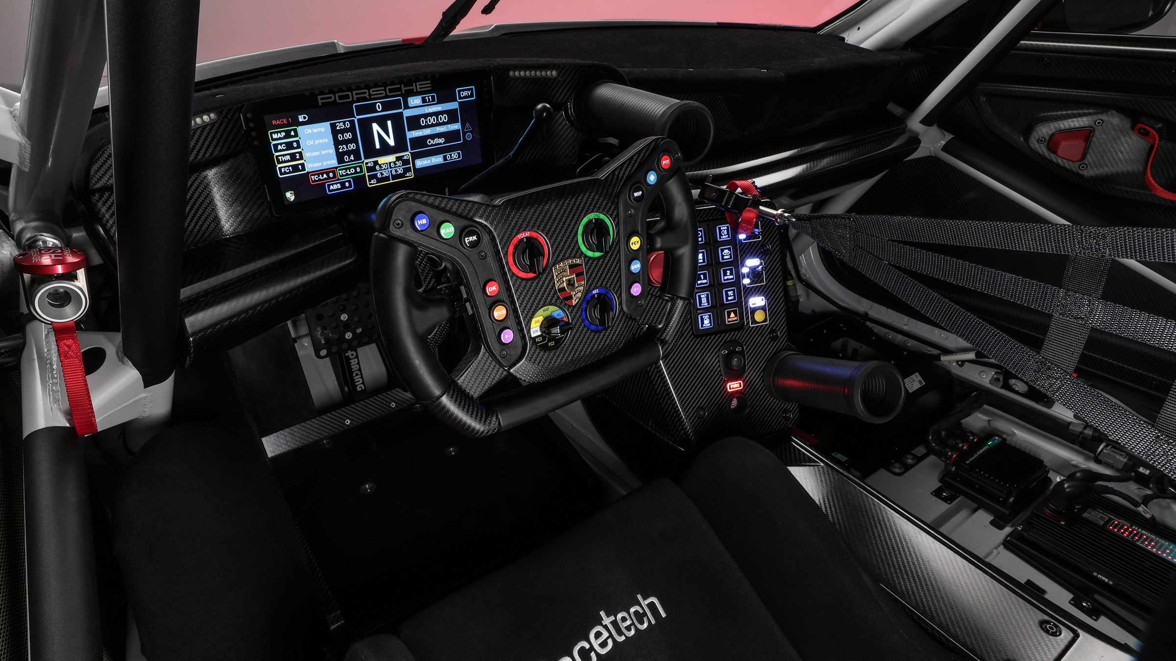 Porsche 911 GT3 R 992 – dash