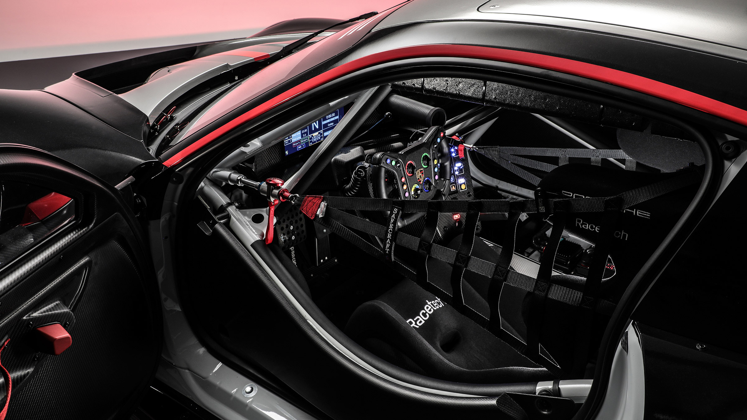 Porsche 911 GT3 R 992 – cabin