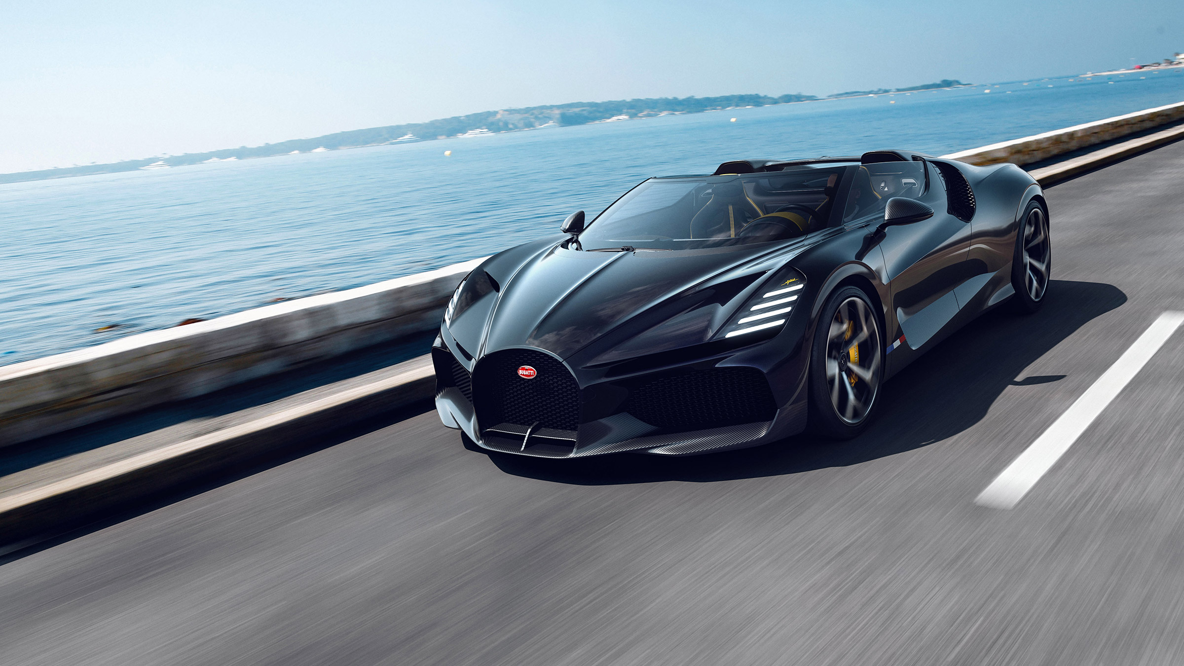 Bugatti Mistral – action – tracking