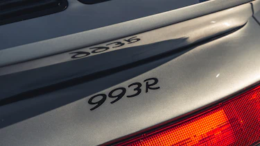 Paul Stephens Autoart Porsche 993R – badge