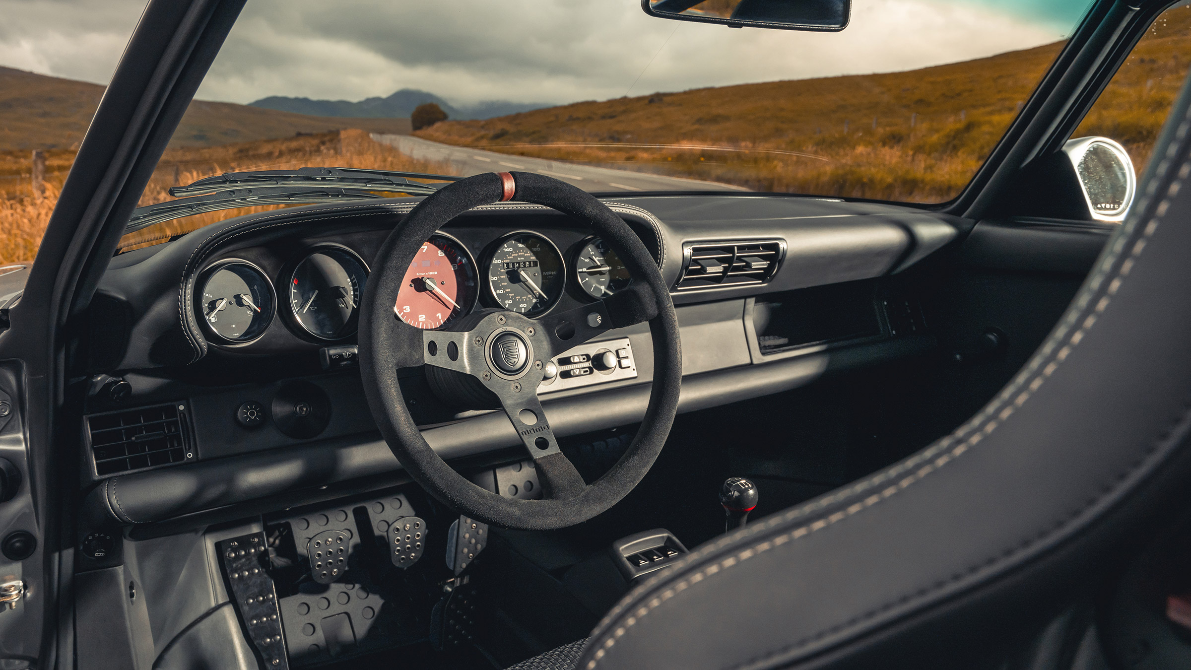 Paul Stephens Autoart Porsche 993R – seats