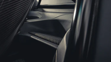 Paul Stephens Autoart Porsche 993R – seats
