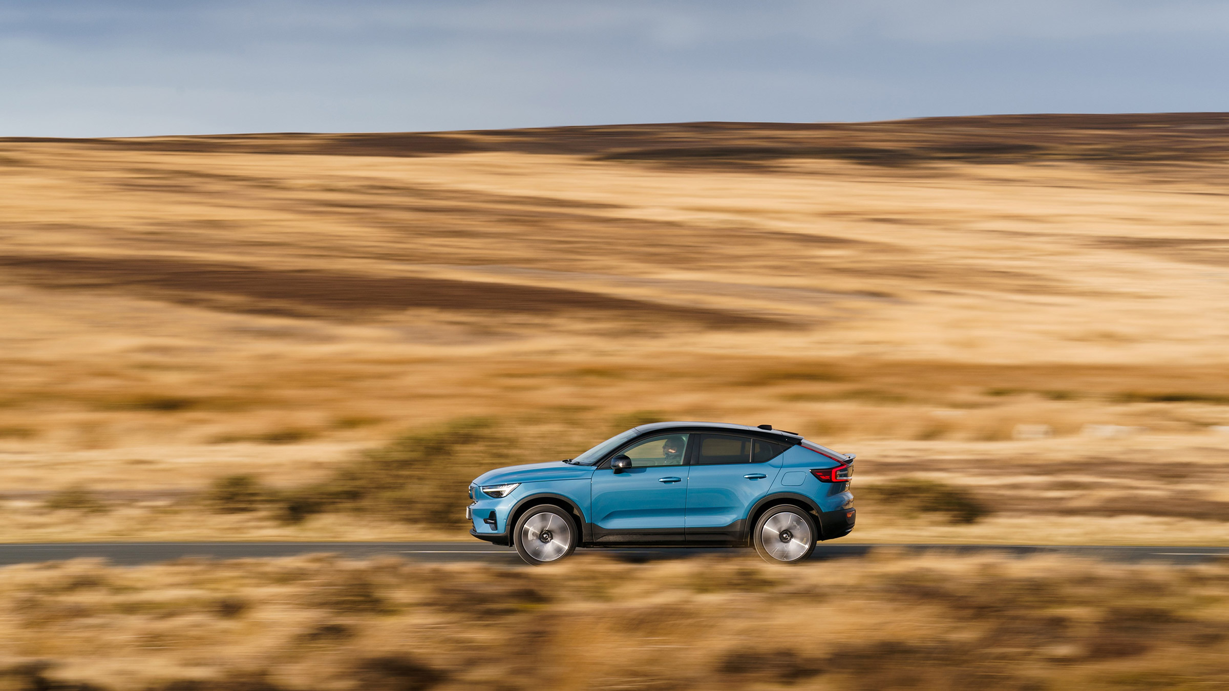 Volvo C40 recharge – pan