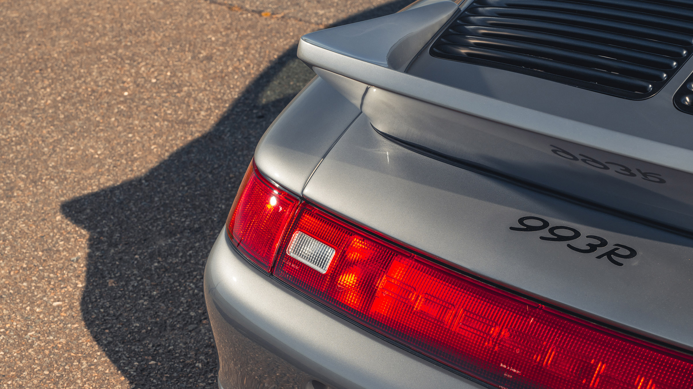Paul Stephens Autoart Porsche 993R – rear lights
