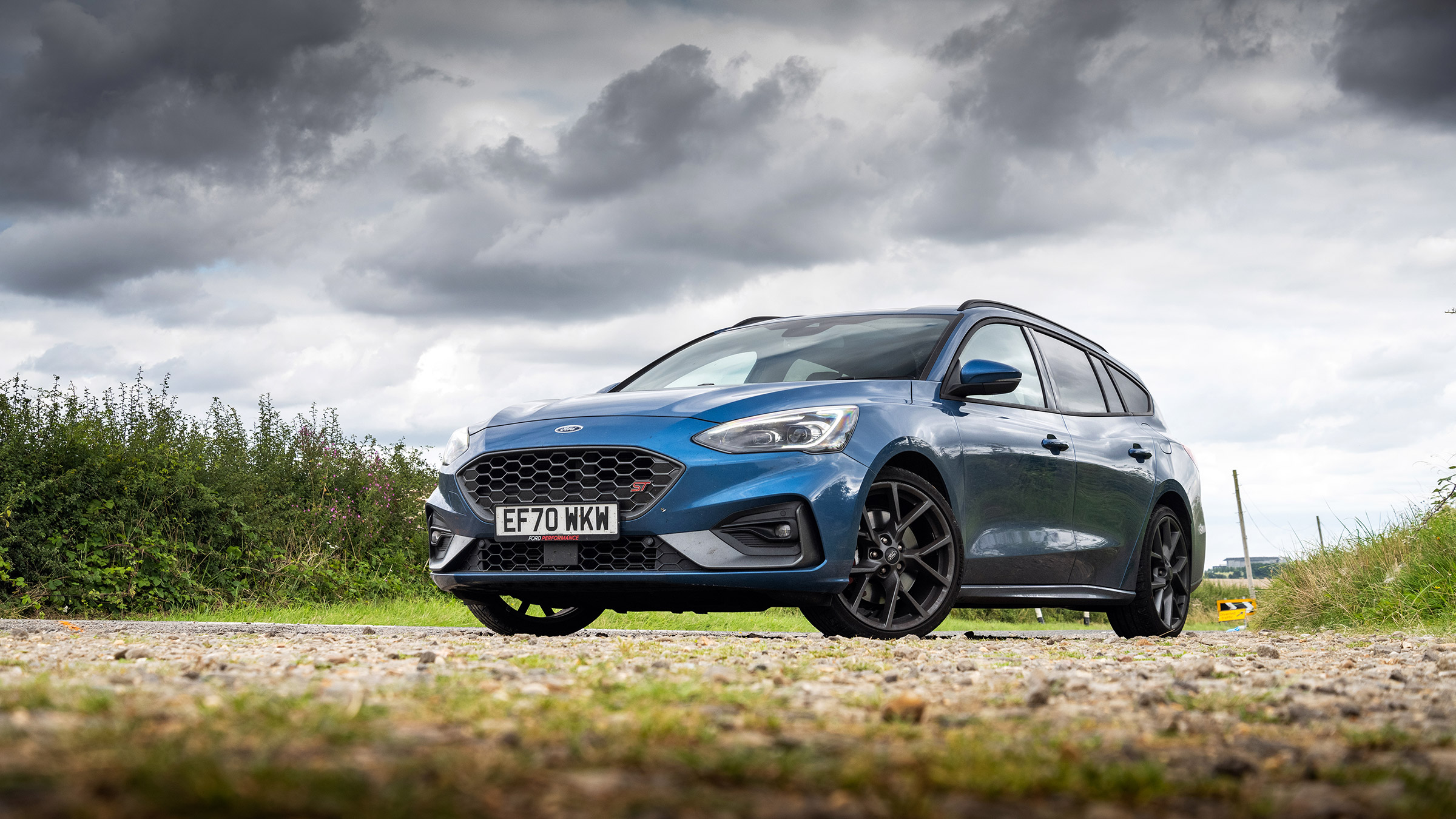 Ford Focus ST Estate FF – front quarter