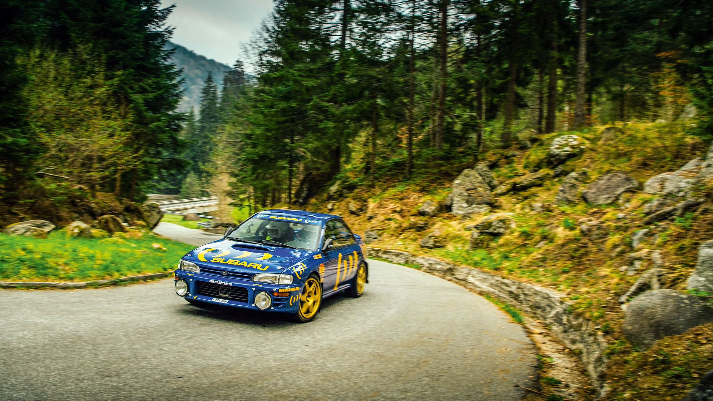 Subaru Impreza Turbo 555 – cornering