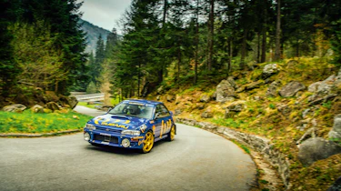 Subaru Impreza Turbo 555 – cornering