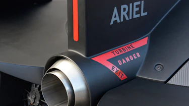 Ariel Hipercar – pipe