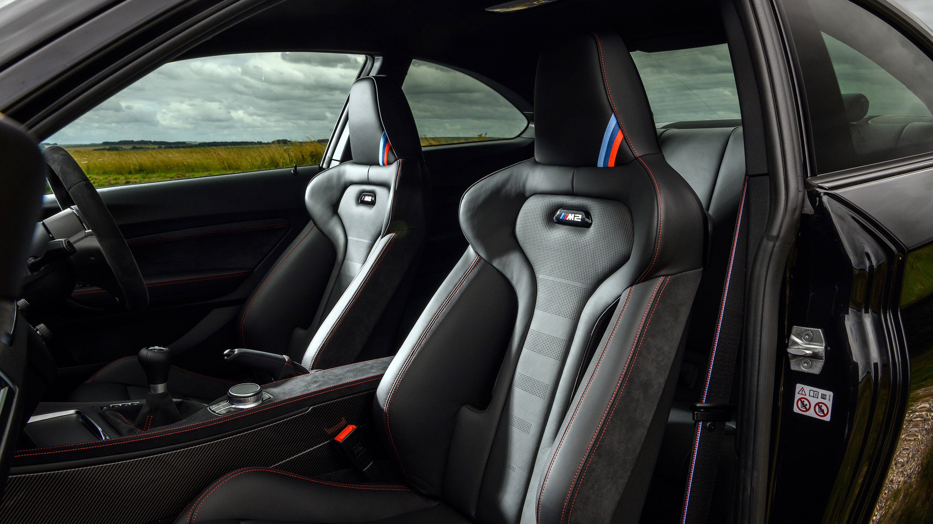BMW M2 CS v Porsche 718 Cayman GT4