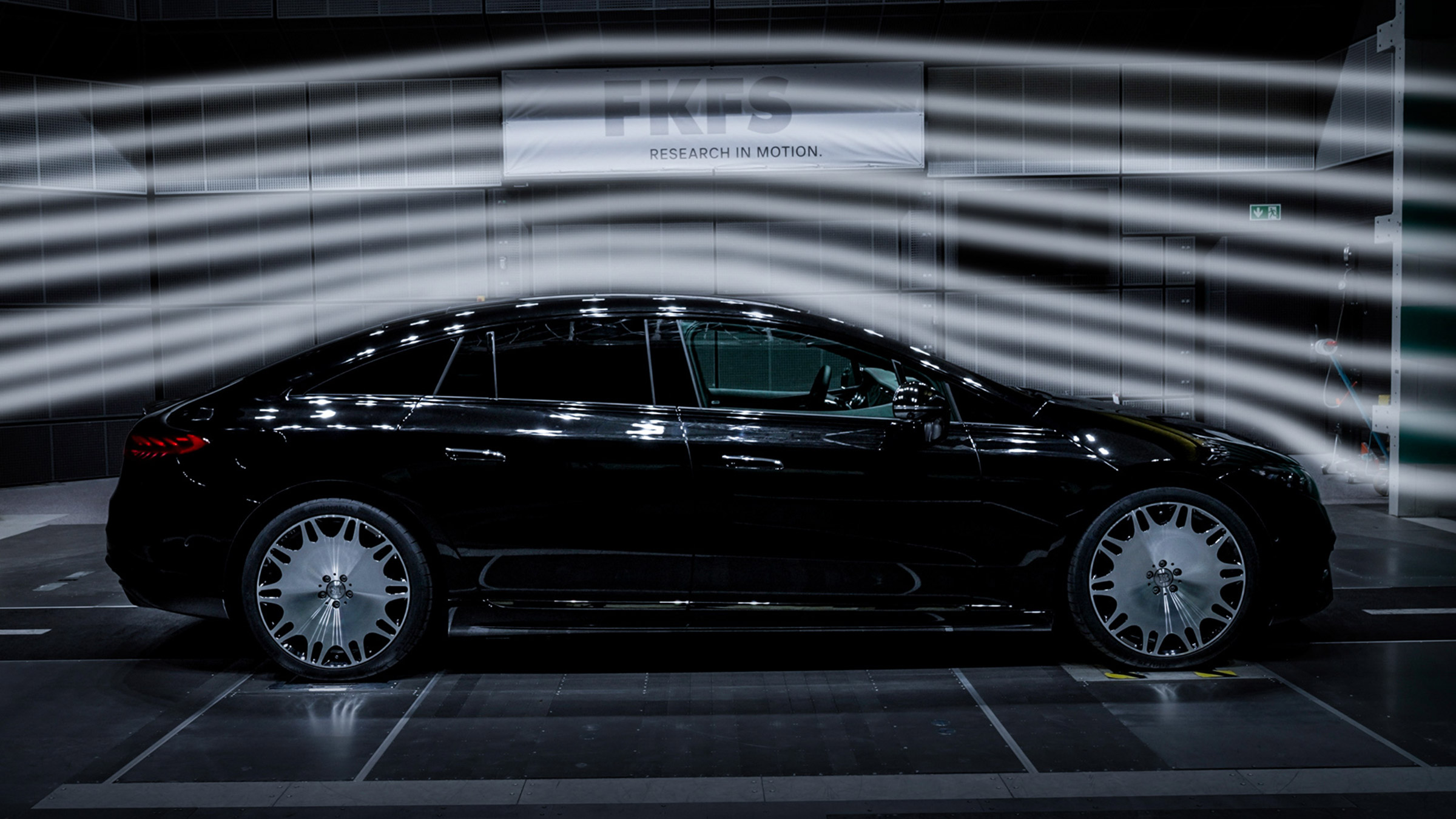 Mercedes EQS Brabus – side