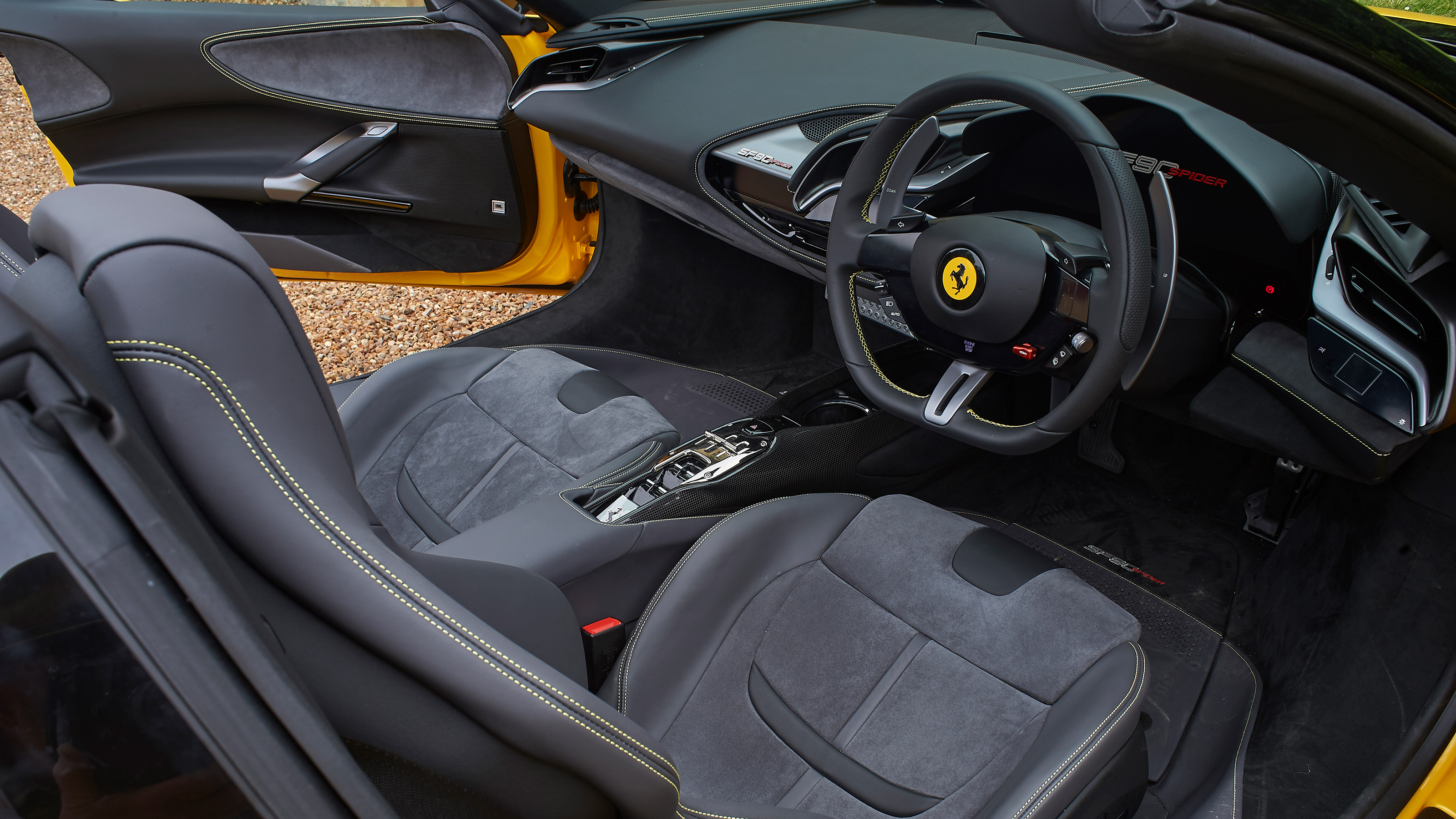Ferrari SF90 Spider
