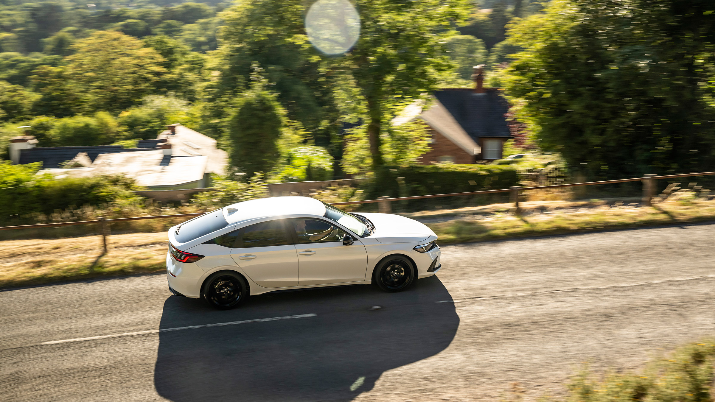 Honda Civic e:Hev – side