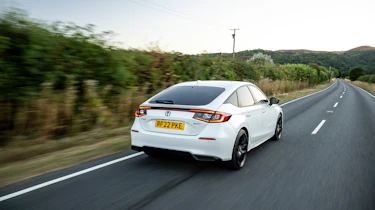 Honda Civic e:Hev – rear tracking