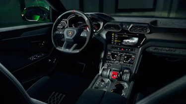 Lamborghini Urus Performante – green interior