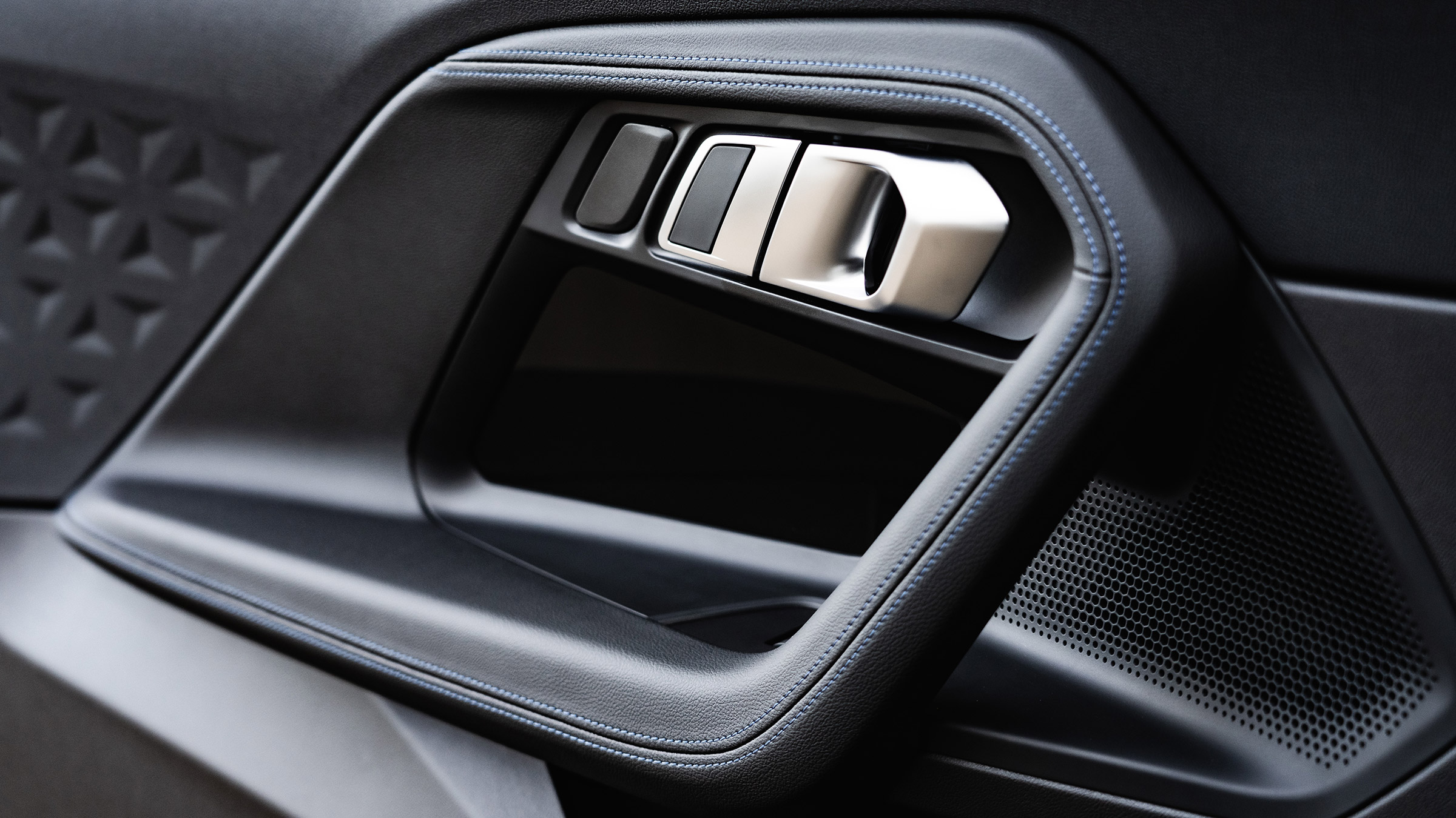 BMW 220i – door handle