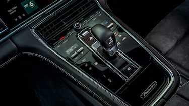 Porsche Panamera Turbo S e-hybrid – selector