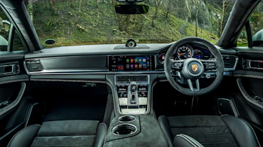 Porsche Panamera GTS – cabin