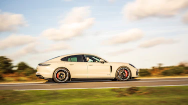 Porsche Panamera GTS – pan