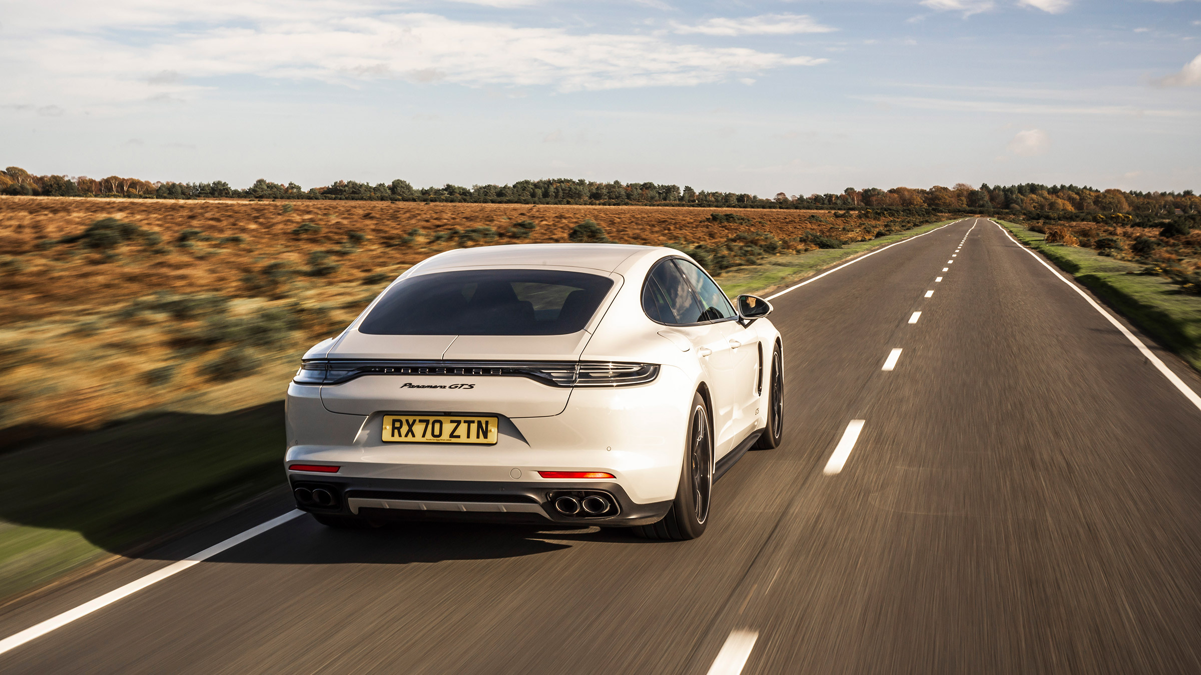 Porsche Panamera GTS – rear tracking