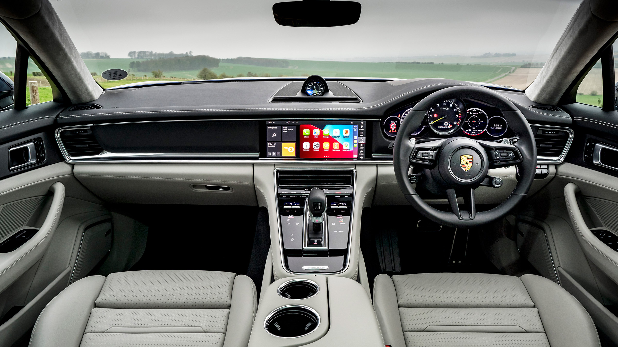 Porsche Panamera Turbo S e-hybrid – cabin