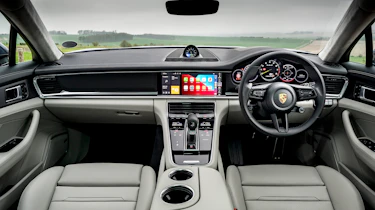 Porsche Panamera Turbo S e-hybrid – cabin
