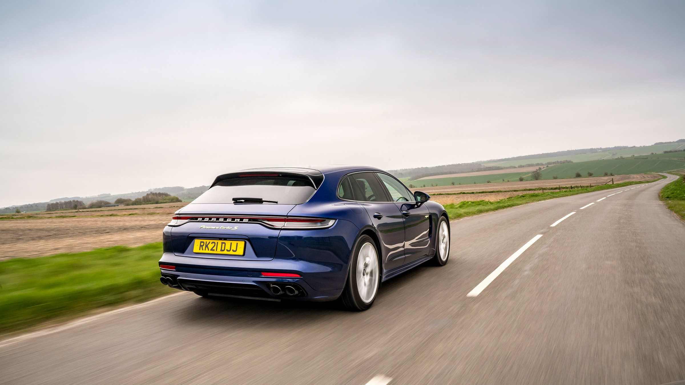 Porsche Panamera Turbo S e-hybrid – rear tracking