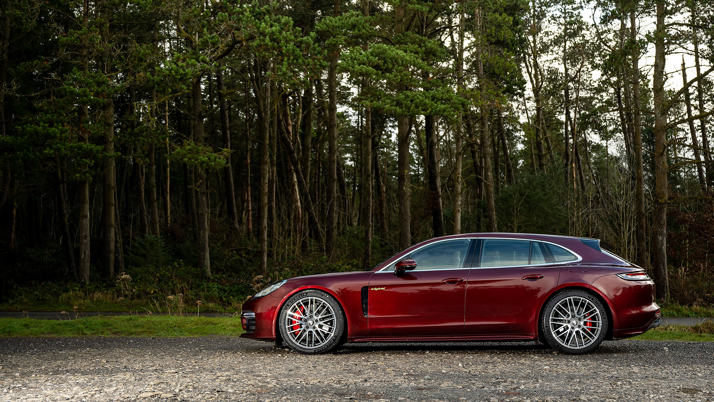 Porsche Panamera 4S e-hybrid – profile