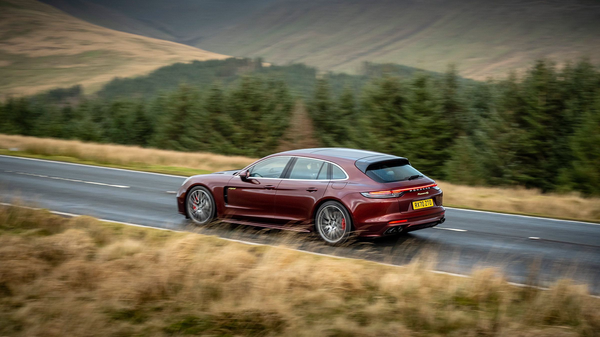 Porsche Panamera 4S e-hybrid – side