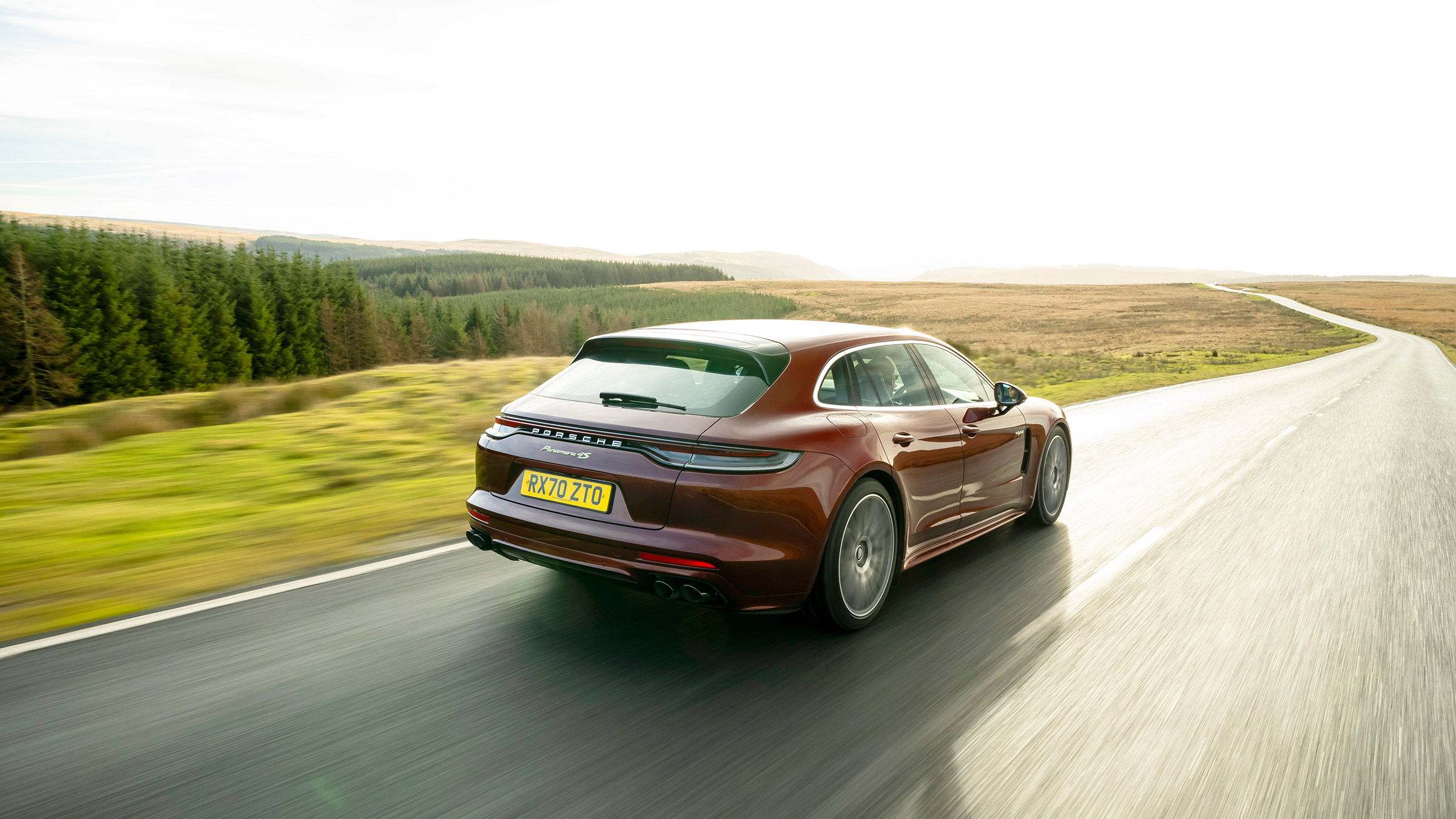 Porsche Panamera 4S e-hybrid – rear tracking