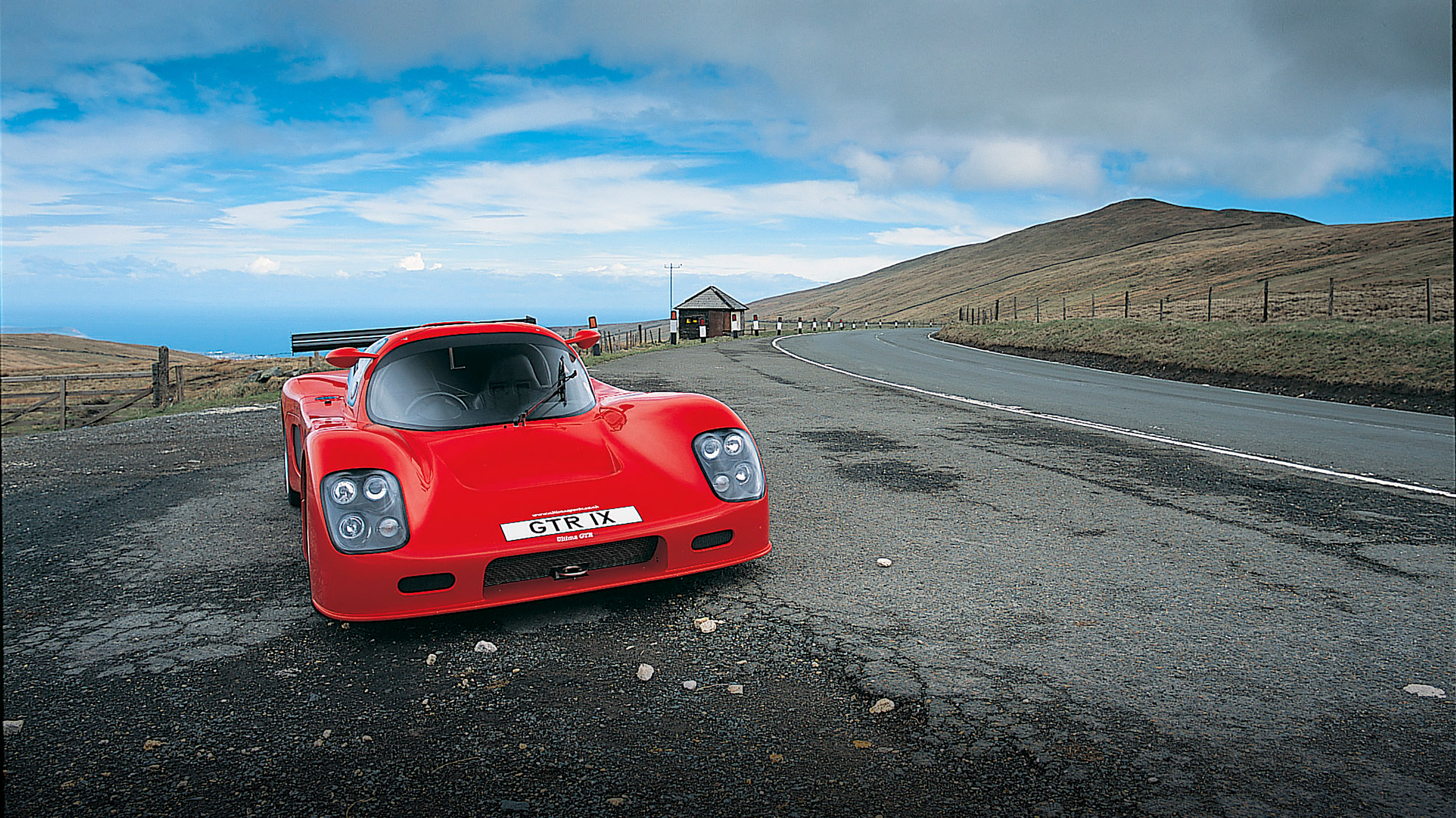 Ultima GTR640