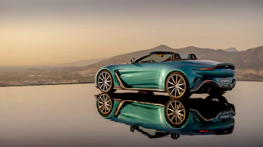 Aston Martin V12 Vantage Roadster – rear quarter