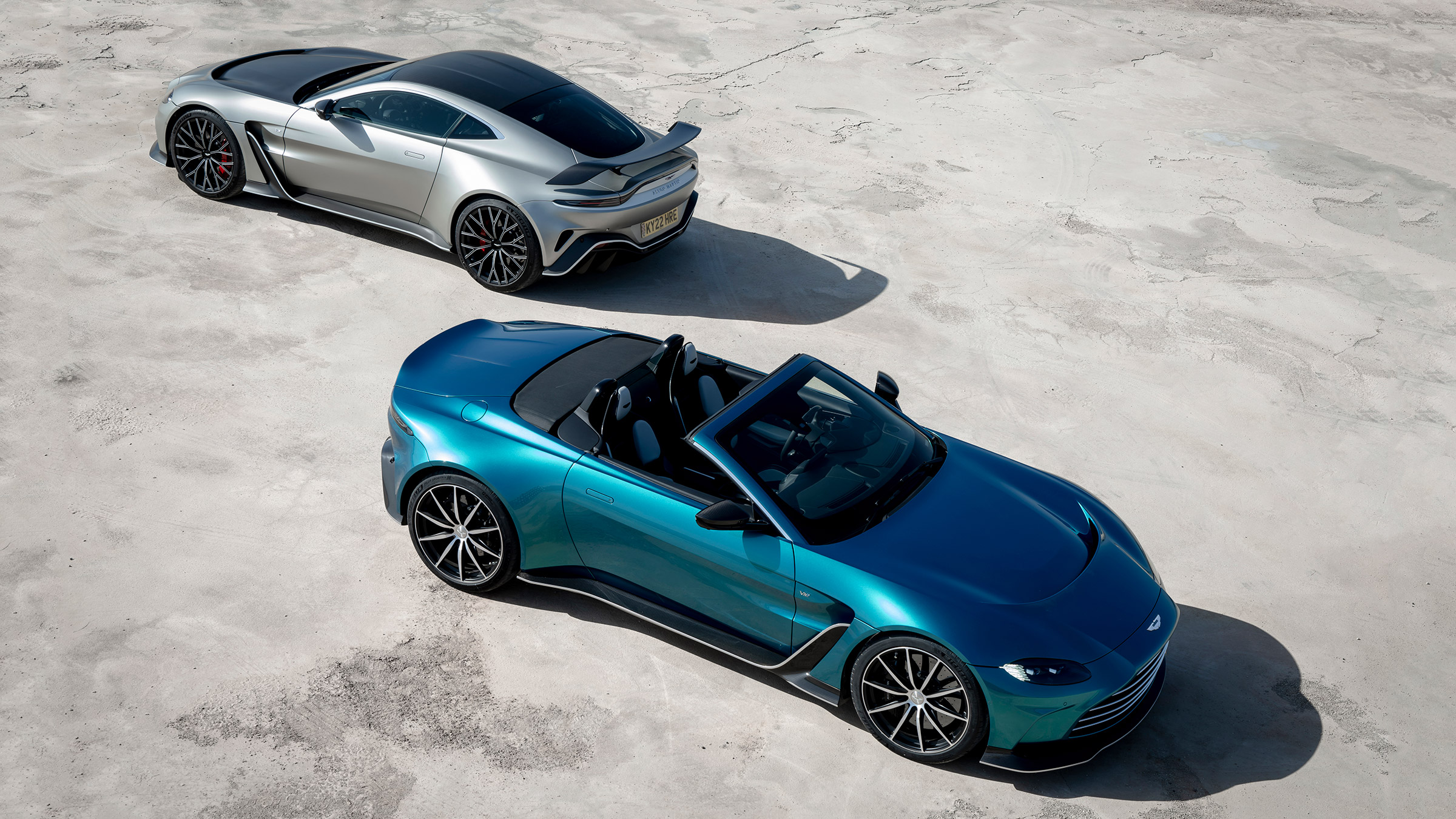 Aston Martin V12 Vantage Roadster – tops