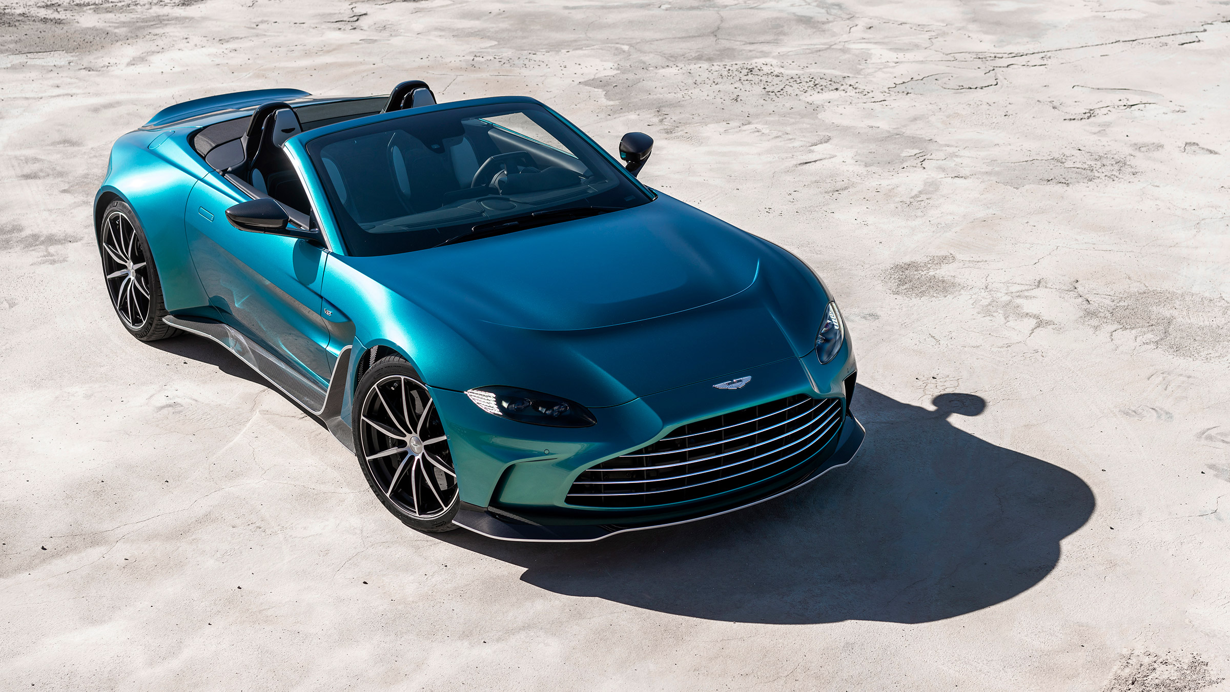 Aston Martin V12 Vantage Roadster – front quarter