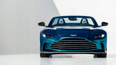 Aston Martin V12 Vantage Roadster – nose