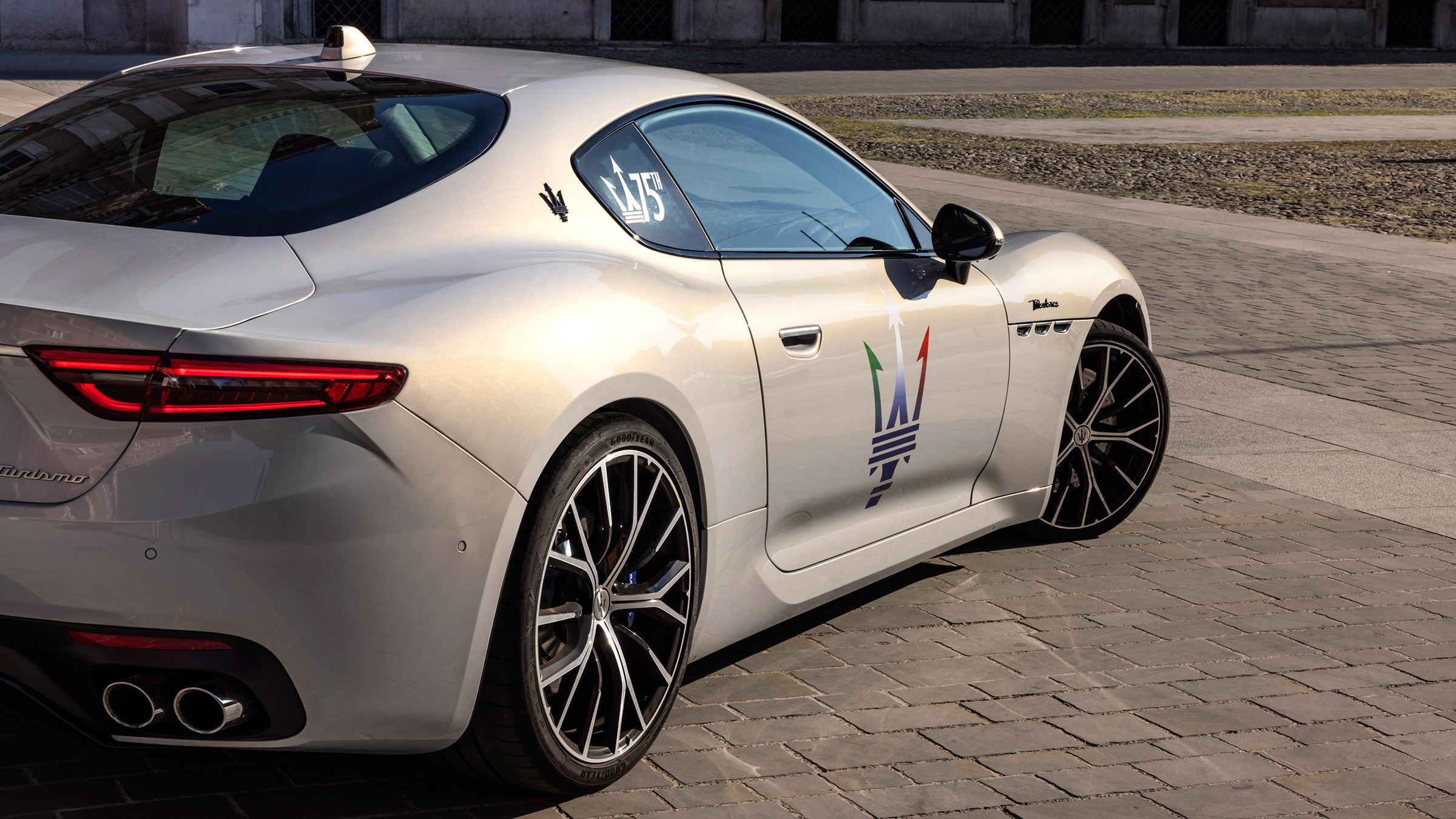 Maserati GranTurismo Trofeo – side