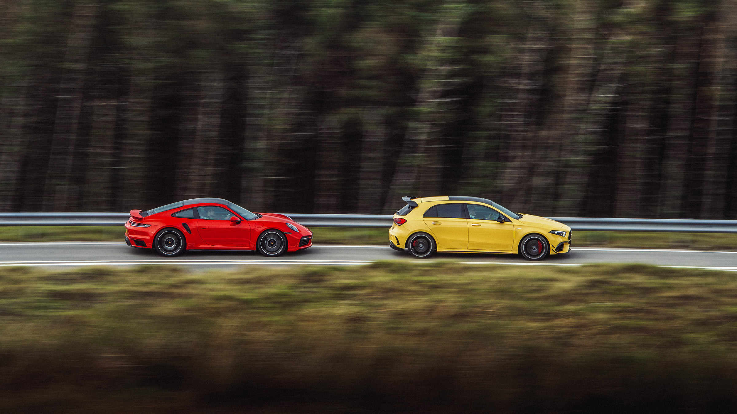 Porsche 911 Turbo S vs A45 S – pan2
