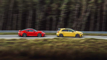 Porsche 911 Turbo S vs A45 S – pan2