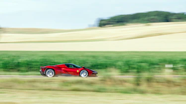 Ferrari SP3 Ionia – side