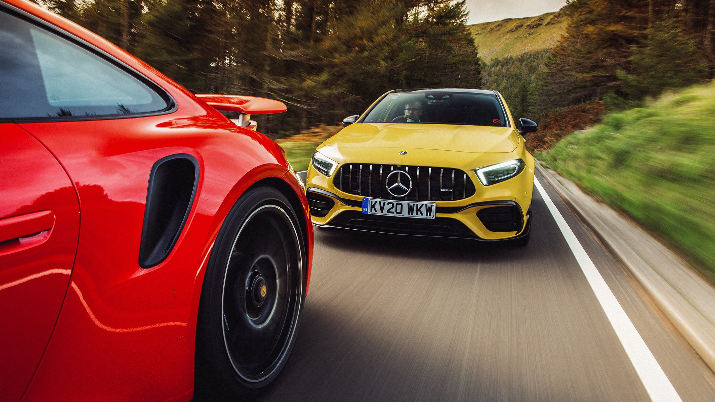 Porsche 911 Turbo S vs A45 S – out
