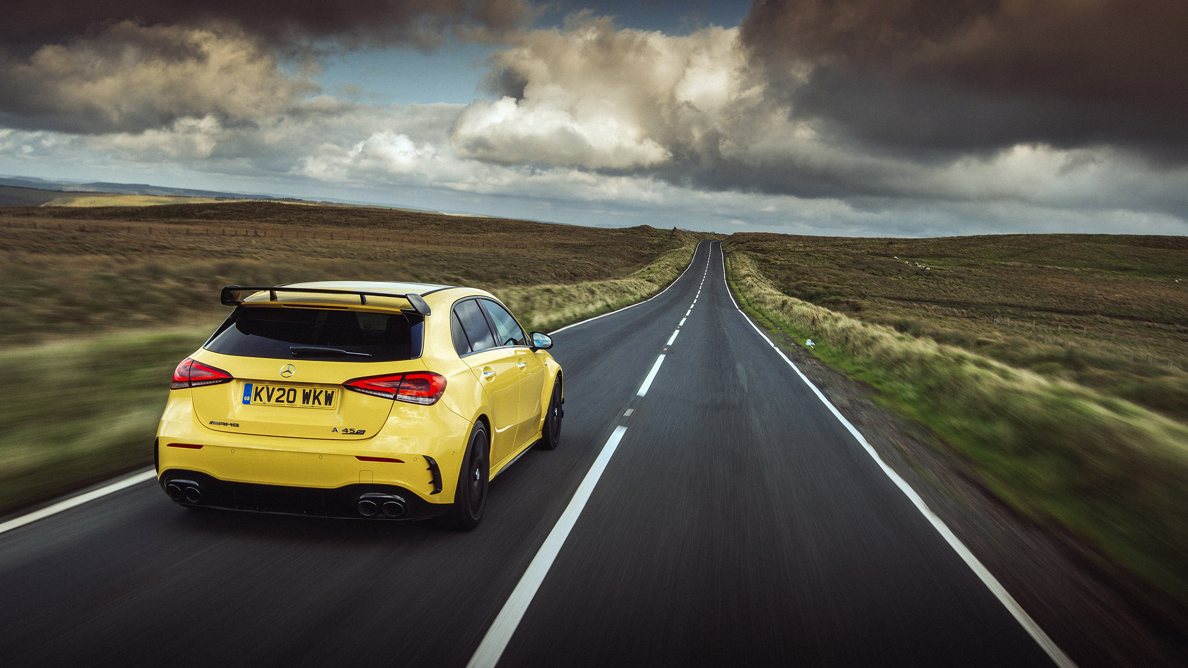 Porsche 911 Turbo S vs A45 S – A45 tracking