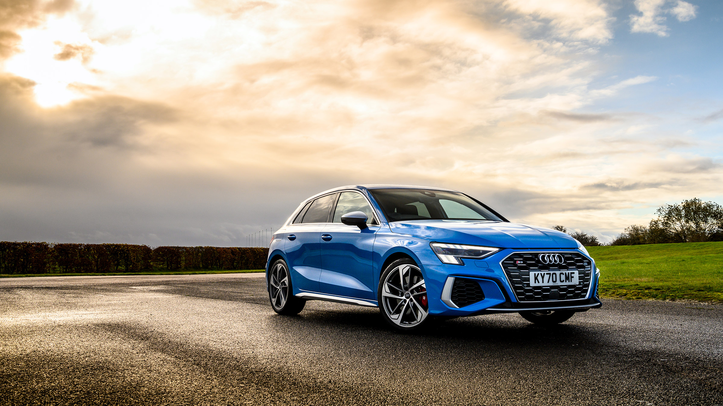 Audi S3 2022 – blue header