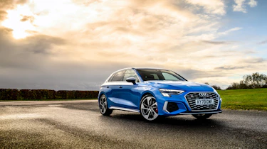 Audi S3 2022 – blue header