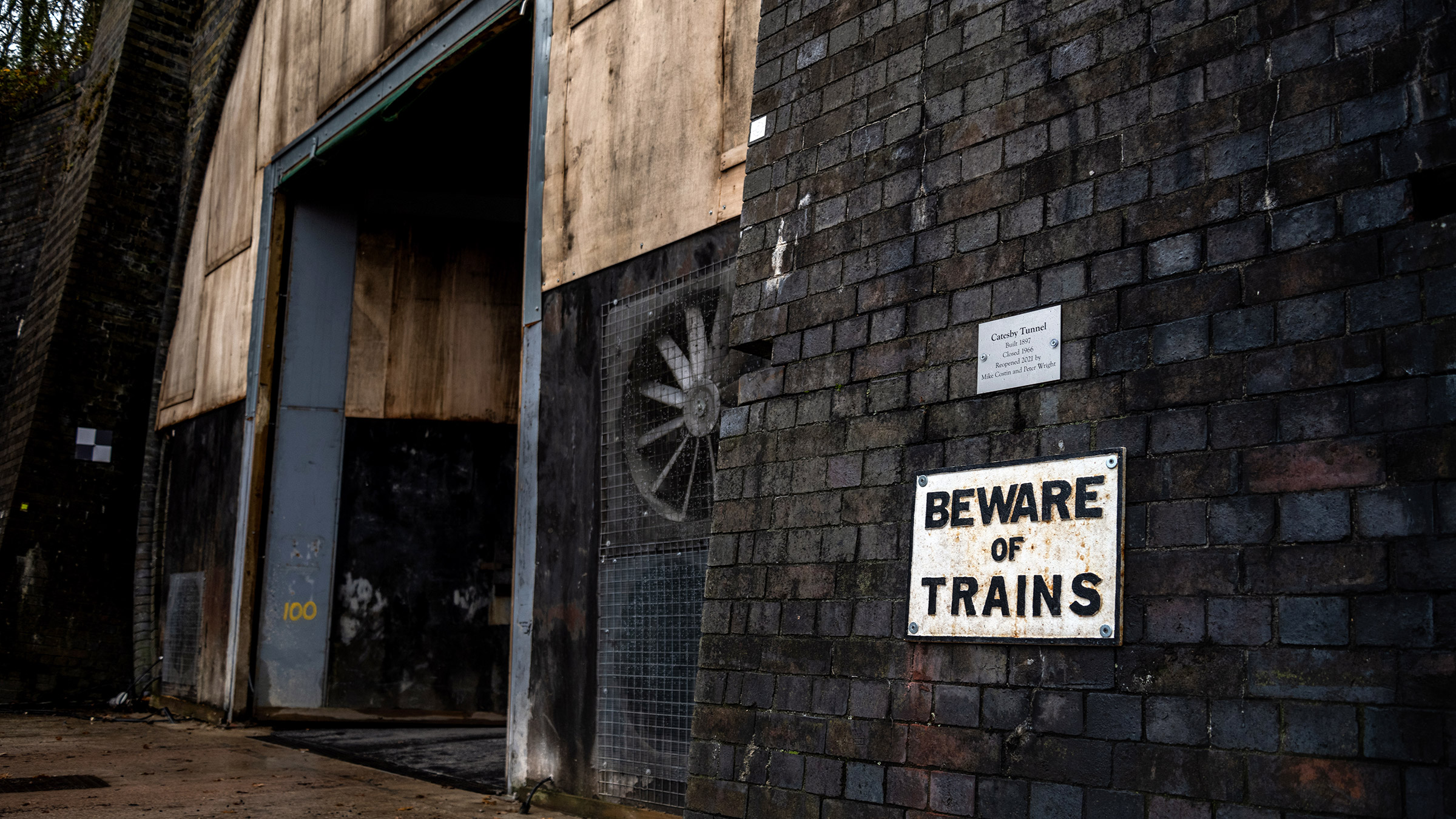 Catesby Tunnel – sign