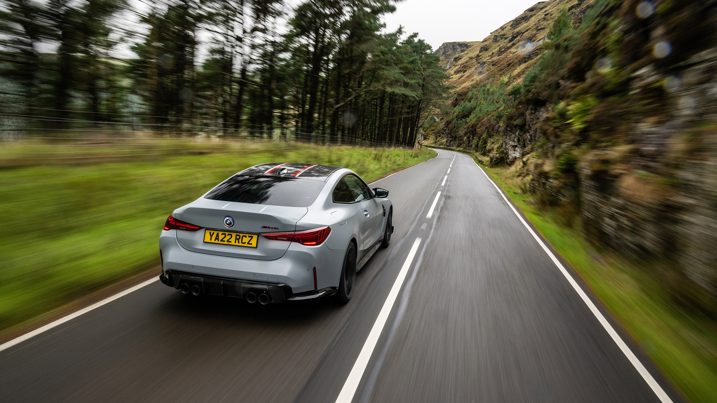 BMW M4 CSL – rear tracking