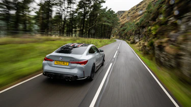 BMW M4 CSL – rear tracking