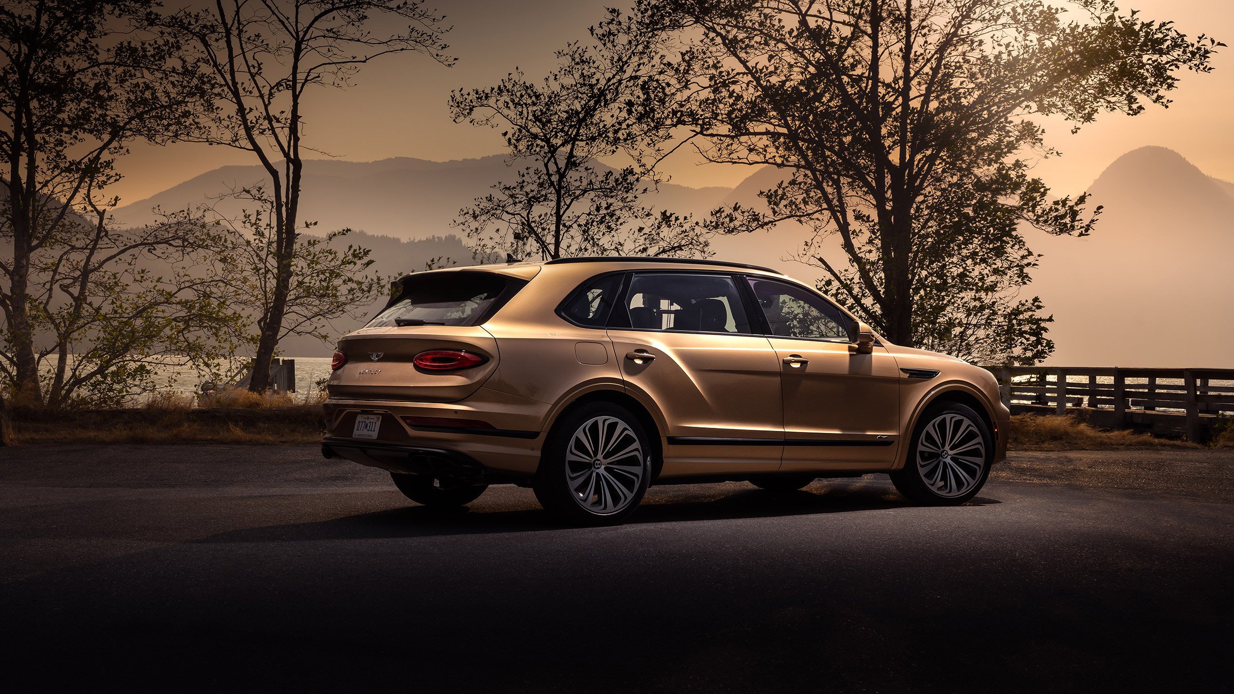 Bentley Bentayga EWB – rear static